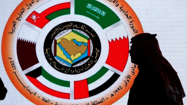 بعد السعودية... دولة خليجية ثانية تعلن عودة سفيرها إلى لبنان