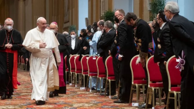 نشاط البابا ينسف "البروبغندا" العونية: استقبالات وتقديس وزيارة إلى كندا