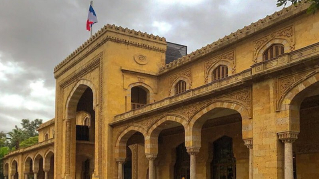 بعد تسلم لبنان 50 باصاً.. السفارة الفرنسية: سنواصل دعمنا وسنبقى إلى جانب شعب لبنان