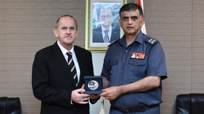 عثمان استقبل ضابط الارتباط لدى السفارة الأسترالية في زيارة وداعية