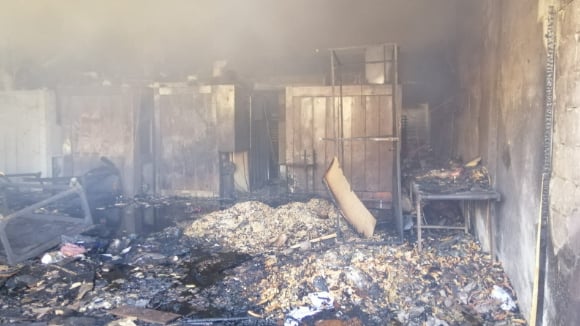 بالصور: حريق كبير في فرن على مفرق بيادر العدس