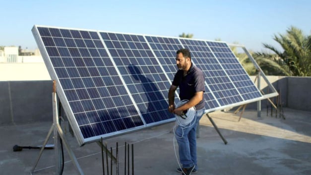 قرى لبنانية "عالعتمة".. الطاقة الشمسية لا تضيء بيوت الفقراء