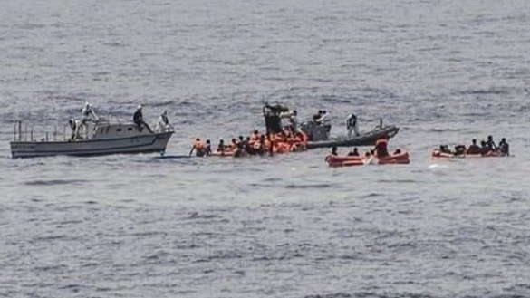 الجيش: توقيف شخص للاشتباه في تورطه بتهريب مهاجرين غير شرعيين عبر البحر