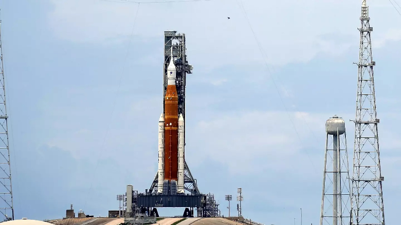 ناسا تؤجل إطلاق صاروخ "أرتيميس 1" إلى القمر