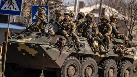 للمرة الأولى.. أوكرانيا تقر بضرب قواعد روسية في "القرم"
