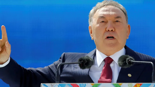 كازاخستان تجرد أسرة الرئيس السابق من الحصانة القضائية