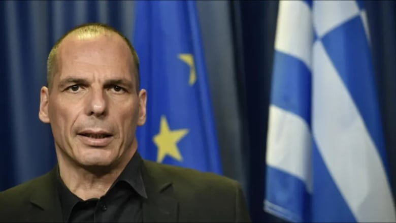 بالفيديو- وزير يوناني سابق: لن أدين حماس فهم ليسوا مجرمين!