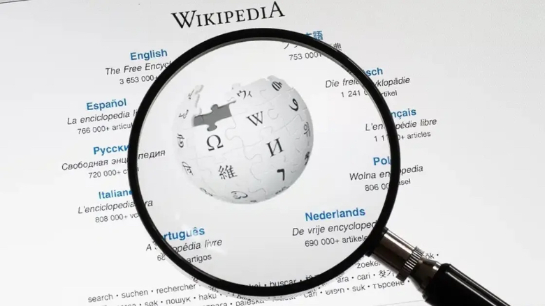 كيف يحسن الذكاء الاصطناعي موثوقية ويكيبيديا؟