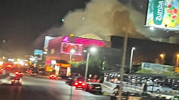 حريق بأحد مطاعم الـ"ABC"... والدخان يتصاعد في الضبية