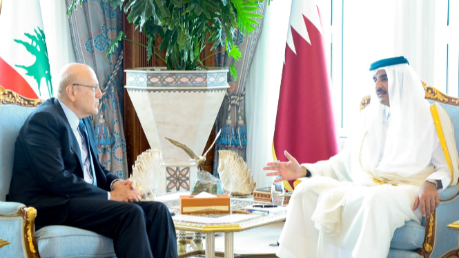 أمير قطر يلتقي ميقاتي في هذه الأثناء