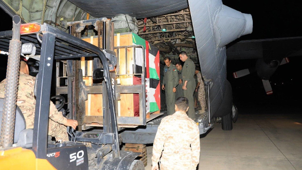 الجيش الأردني يعلن إنزال مساعدات طبية عاجلة للمستشفى الميداني في غزة