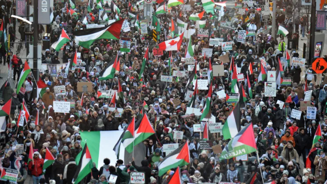 تظاهرات تجتاح نيويورك وبرشلونة تنديداً بالعدوان الإسرائيلي على غزة