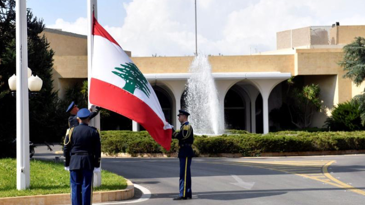 "لقاء باريس" حمّل اللبنانيين مسؤولية الخروج من أزمة الرئاسة