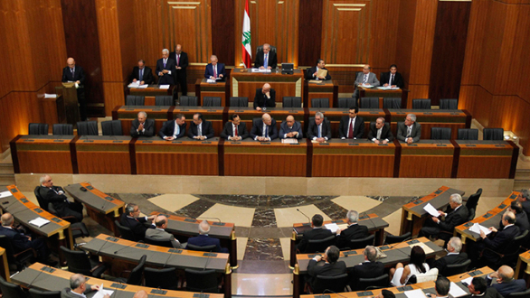 جلسة تشريعية مهددة بسبب "الميثاقية"... ونتائج لقاء باريس إلى لبنان