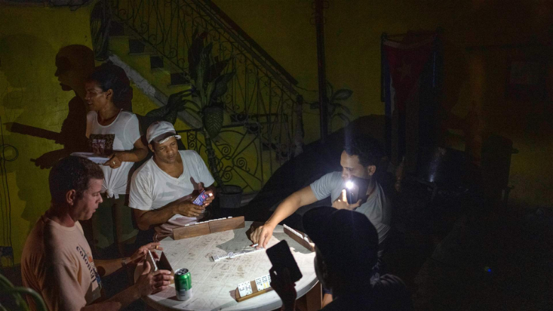 انقطاع التيار الكهربائي عن نصف أراضي كوبا