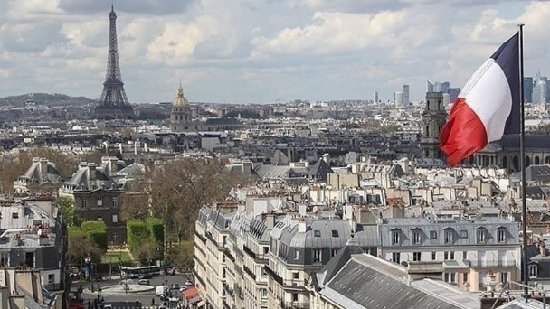 اللقاء الباريسي: يطلق الصفارة والموعد قبل استحقاق "المركزي"؟