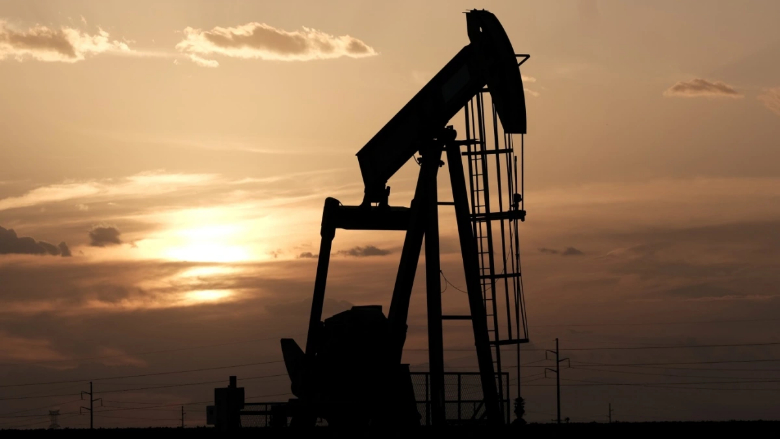 انخفاض أسعار النفط والخام الأميركي بنسبة 0.42% إلى 76.04 دولار للبرميل
