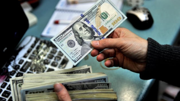 هل ينخفض الدولار مؤقتاً؟