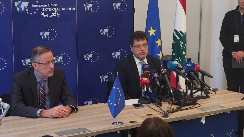 مفوض الاتحاد الأوروبي لإدارة الأزمات: الأزمة الحالية في لبنان ليست بسبب اللاجئين