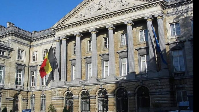 المحكمة الدستورية في بلجيكا تمهد الطريق لتبادل محكومين مع إيران