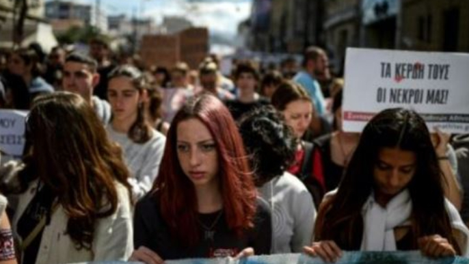 أكثر من 50 الف شخص تظاهروا في اليونان على خلفية كارثة القطار