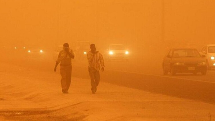 في العراق.. أكثر من 500 حالة اختناق جراء العواصف الترابية