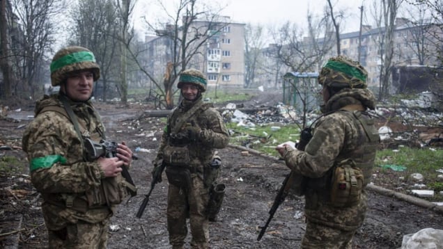 أوكرانيا تؤكد سيطرتها على "طريق الحياة" في باخموت
