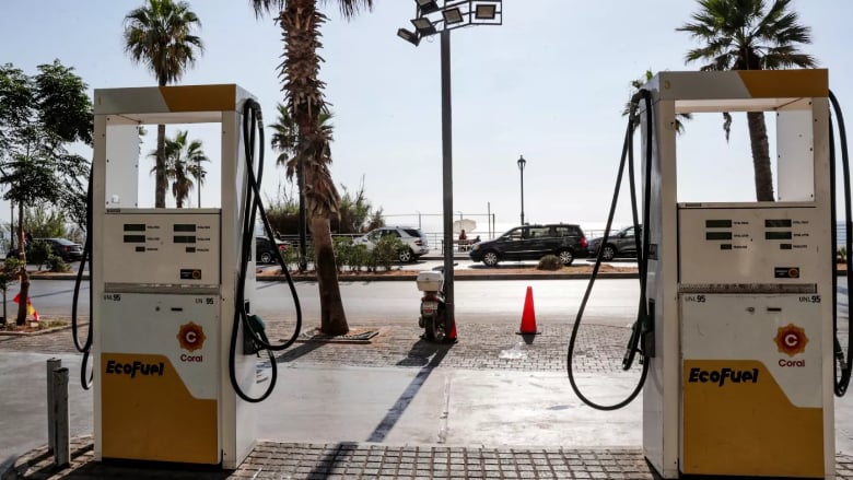 أيّها اللبنانيّون: البنزين قريباً بالدولار فقط!