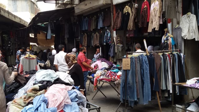 تجارة رائجة في لبنان..  الملابس "بالكيلو"