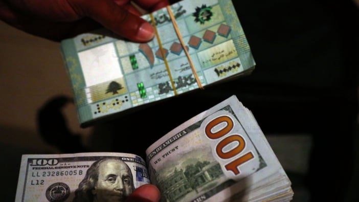 الدولار يرتفع مع تطبيق التداول الحرّ والشفاف