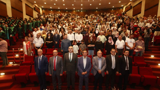 كلية العلوم الطبية في "اللبنانية" تحتفل بتخرّج طلابها
