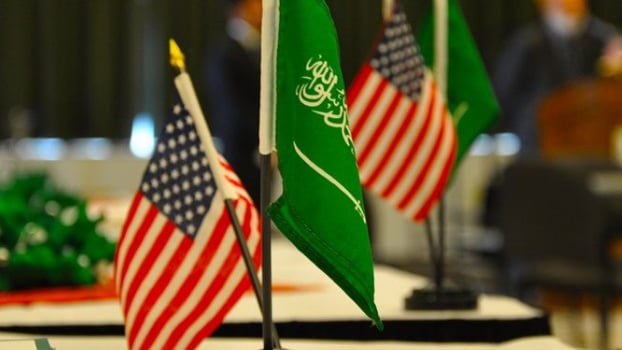 تناغم أميركي - سعودي "يزيح" المبادرة الفرنسية