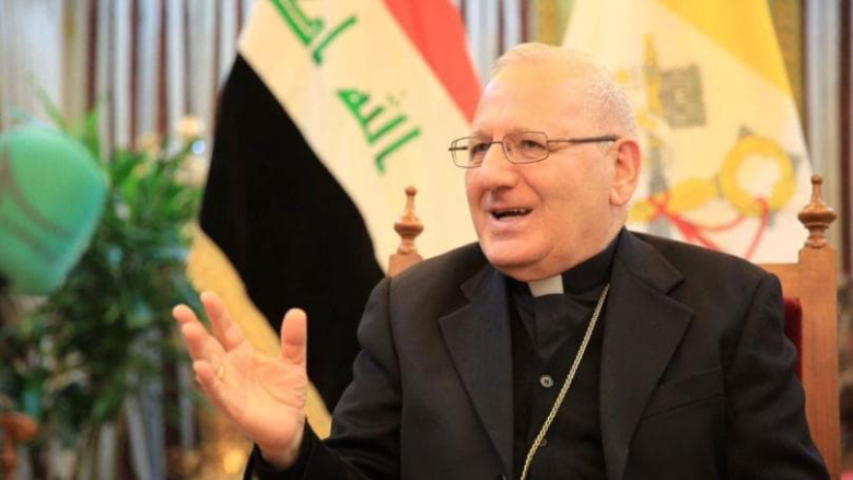رئيس يقيل بطريركاً... مسيحيّو العراق بخطر في السلم أيضاً