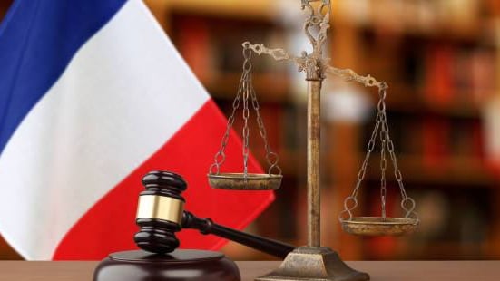 القضاء الفرنسي يوافق على حجز أموال سلامة