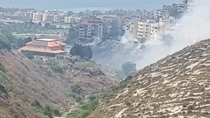 بالصورة: إخماد حريق كبير في منطقة الشرحبيل- صيدا