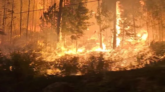 إجلاء 30 ألف شخص غربي كندا بسبب حرائق الغابات