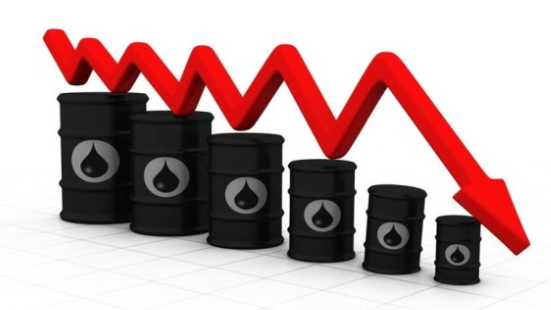 انخفاض أسعار النفط بعد بيانات عن الخام الأميركي