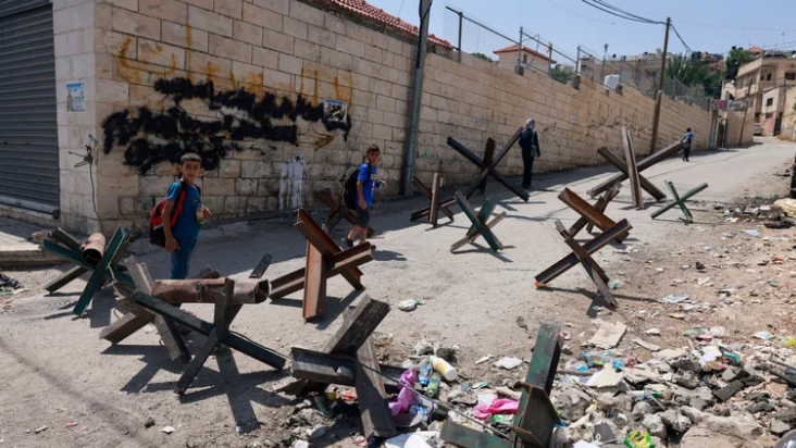 اقتحام إسرائيلي لمخيم جنين في الضفة الغربية.. وسقوط قتلى وجرحى