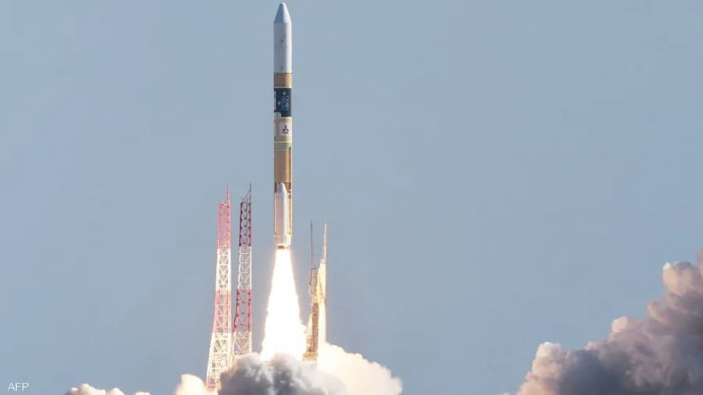 اليابان تطلق صاروخاً يحمل مركبة للهبوط على القمر