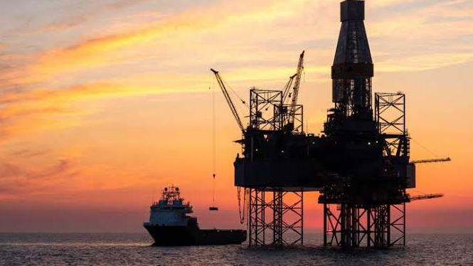 استقرار أسعار النفط رغم التوترات في البحر الأحمر