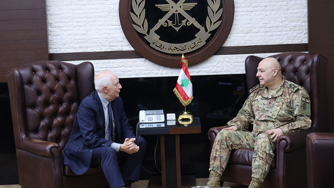 قائد الجيش بحث مع بوريل أوضاع لبنان والمنطقة