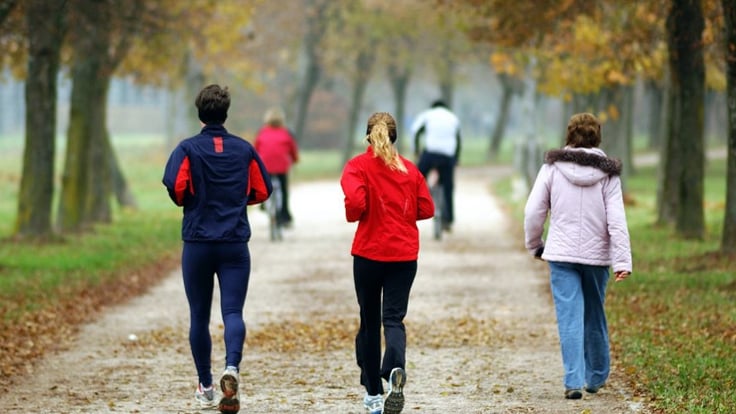 الجري أم المشي.. أيهما أفضل لإنقاص الوزن؟