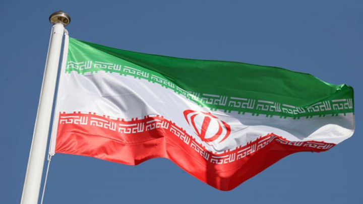 هل أغلقت إيران مجالها الجوي؟