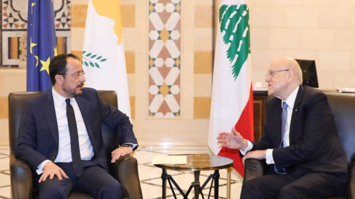 الرئيس القبرصي في بيروت... وتأكيد أهمية إيجاد حلّ شامل ومستدام لأزمة النازحين